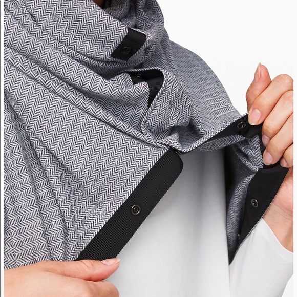 Lululemon vinyasa snap infinity scarf - Picture 5 of 7